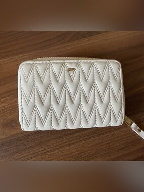 Mango Quilted Faux Leather Cream Zip Wallet